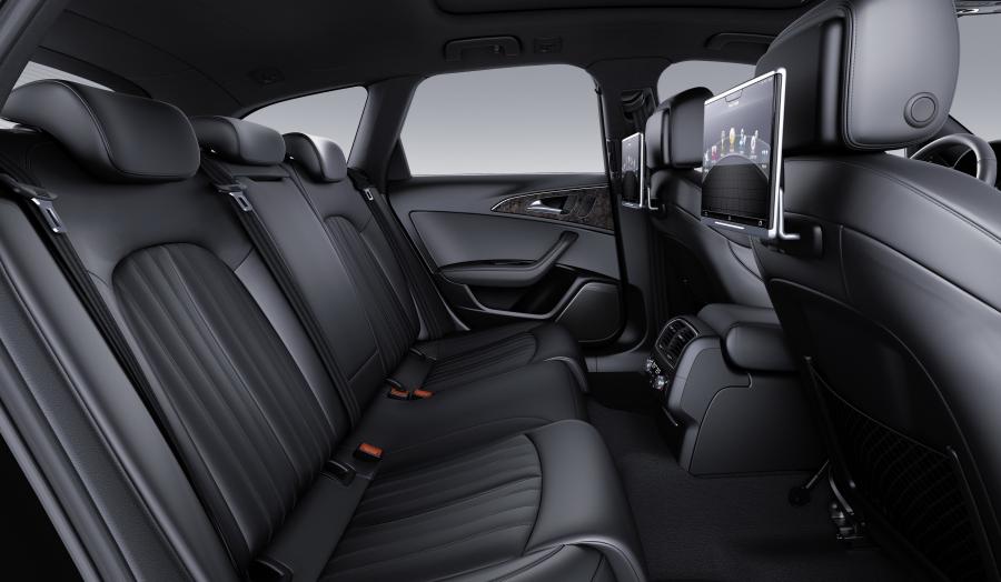 Интерьер Audi A6 Avant TFSI Quattro S-Line (4G, C7) 2016 года  (фото 12 из 19)